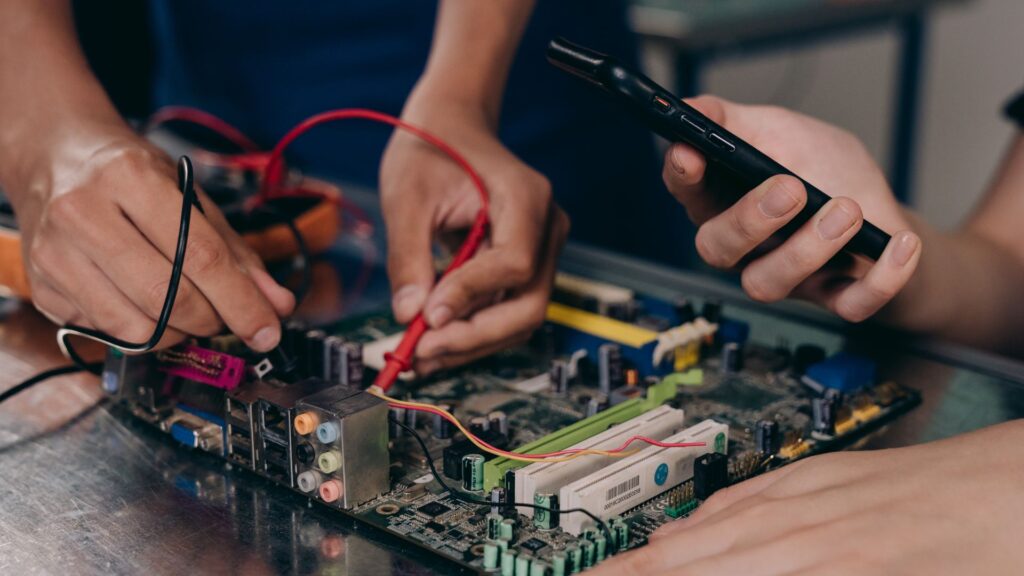 Elektriker in Düsseldorf - Elektrohelden Düsseldorf - Elektroinstallation - Smart home - Beleuchtung - Elektronotdienst